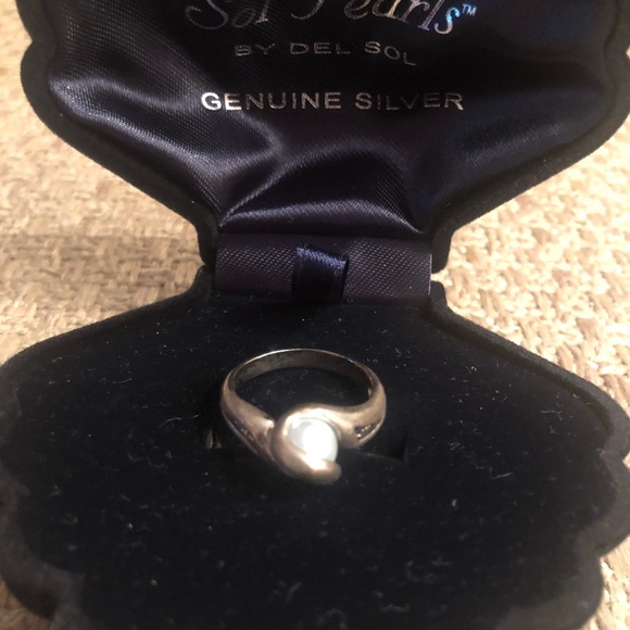 Del Sol genuine silver pearl ring - Picture 3 of 4